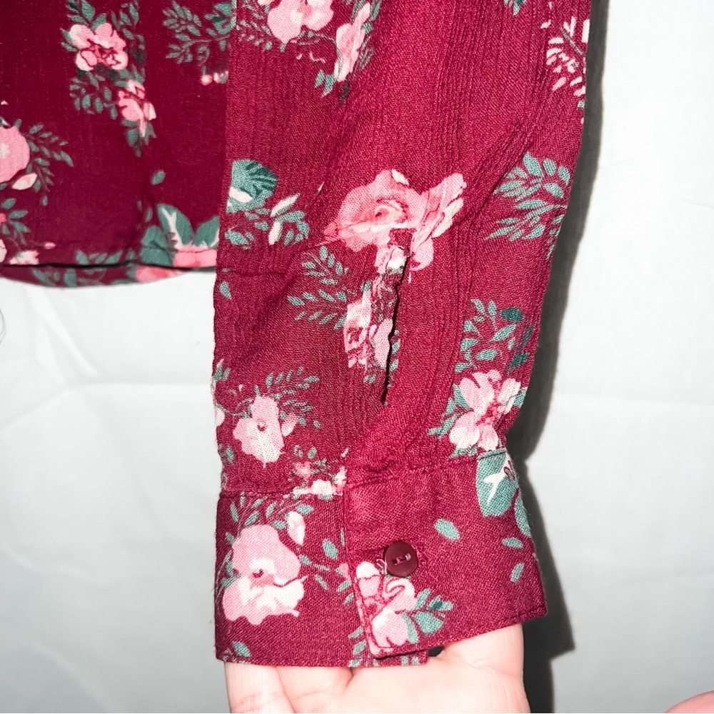 DIVIDED by H&M Floral Burgundy V-Neck Cropped Blouse, Size 6 - Picture 9 of 11